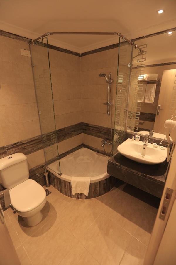 Hôtel Diamond Azur Sohag Extérieur photo